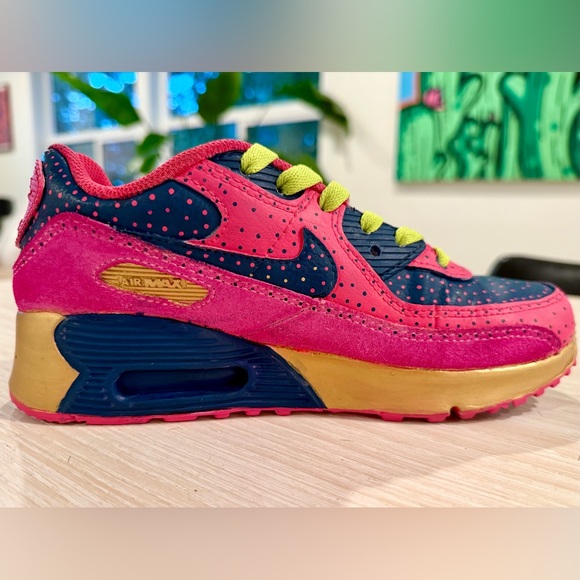 Custom Painted Nike Kids Shoes (3Y) - Picture 4 of 8